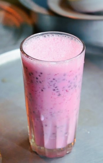Rooh afza with milk 